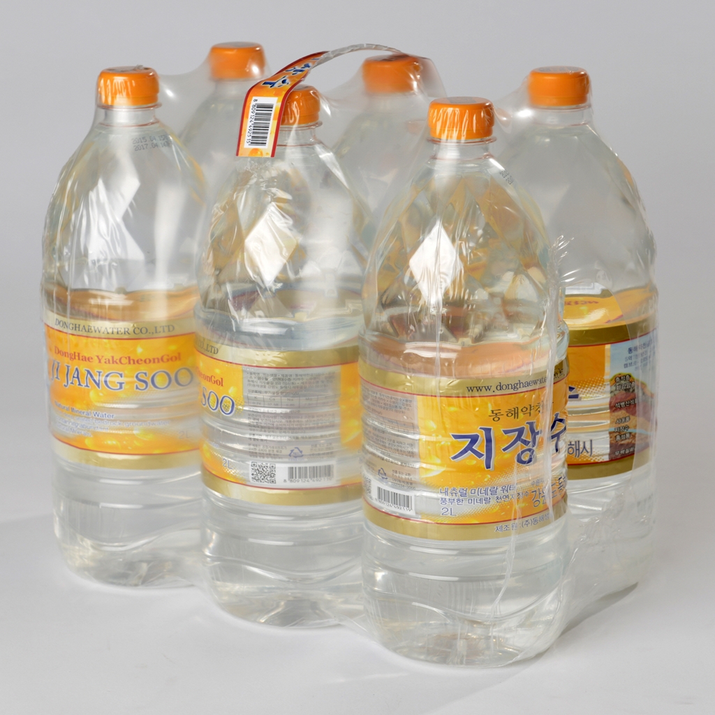 동해 약천골지장수 특징? 5억 7천만년전의 황토 암반층에서 생성된 천연생수입니다.